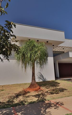 Casa de condomínio para alugar com 212m², 3 quartos e 3 vagasFachada