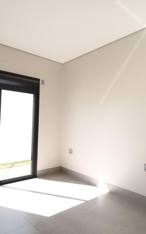 Casa de condomínio para alugar com 212m², 3 quartos e 3 vagasSuíte