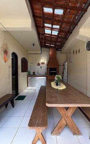 Casa à venda com 147m², 3 quartos e 3 vagas Casa à venda com 147m², 3 quartos e 3 vagasÁrea comum