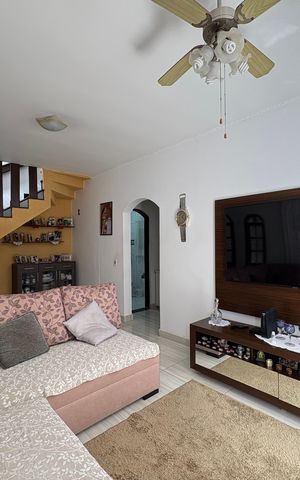 Casa à venda com 147m², 3 quartos e 3 vagas Casa à venda com 147m², 3 quartos e 3 vagasSala