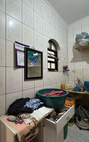 Casa à venda com 147m², 3 quartos e 3 vagas Casa à venda com 147m², 3 quartos e 3 vagasÁrea de Serviço
