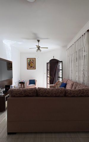 Casa à venda com 147m², 3 quartos e 3 vagas Casa à venda com 147m², 3 quartos e 3 vagasSala