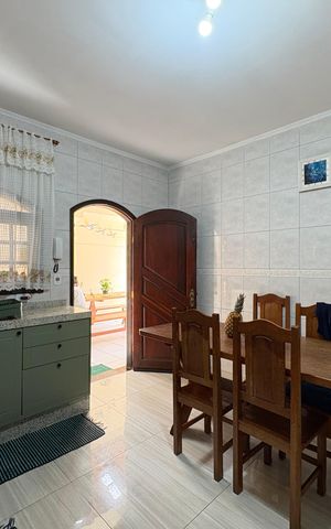 Casa à venda com 147m², 3 quartos e 3 vagas Casa à venda com 147m², 3 quartos e 3 vagasCozinha