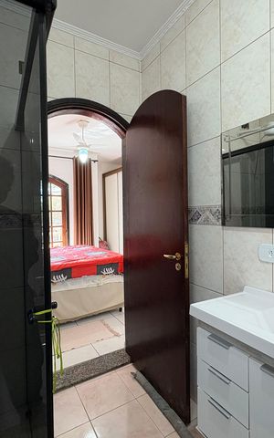 Casa à venda com 147m², 3 quartos e 3 vagas Casa à venda com 147m², 3 quartos e 3 vagasBanheiro da Suíte