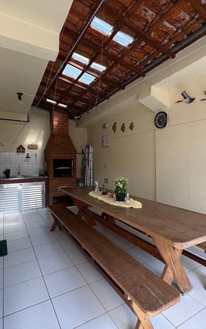 Casa à venda com 147m², 3 quartos e 3 vagas Casa à venda com 147m², 3 quartos e 3 vagasÁrea comum