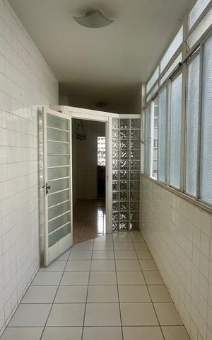 Apartamento à venda com 350m², 5 quartos e 3 vagas Apartamento à venda com 350m², 5 quartos e 3 vagasÁrea de serviço