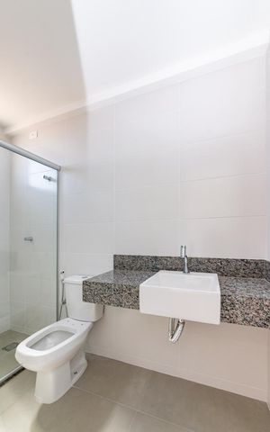 Apartamento à venda com 73m², 2 quartos e 1 vaga Apartamento à venda com 73m², 2 quartos e 1 vagaBanheiro da Suíte 2
