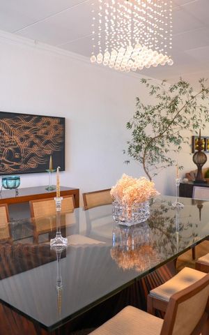Casa à venda com 195m², 3 quartos e 2 vagas Casa à venda com 195m², 3 quartos e 2 vagasSala de Jantar