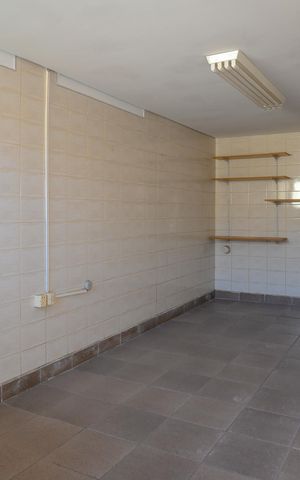 Casa à venda com 195m², 3 quartos e 2 vagas Casa à venda com 195m², 3 quartos e 2 vagasDepósito 1