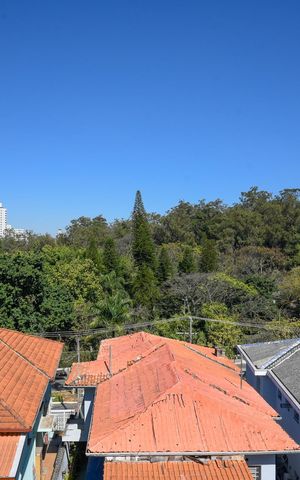 Casa à venda com 195m², 3 quartos e 2 vagas Casa à venda com 195m², 3 quartos e 2 vagasVaranda - Quarto 1 e 2