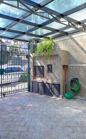 Casa à venda com 195m², 3 quartos e 2 vagas Casa à venda com 195m², 3 quartos e 2 vagasGaragem