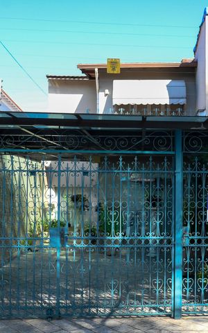 Casa à venda com 195m², 3 quartos e 2 vagas Casa à venda com 195m², 3 quartos e 2 vagasPlaca