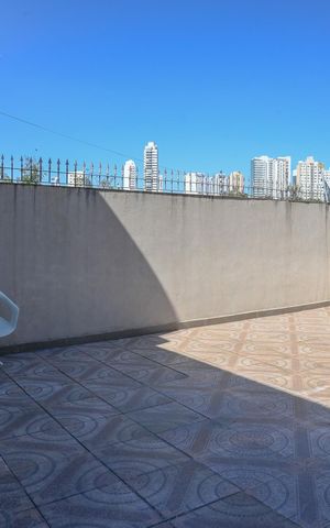Casa à venda com 195m², 3 quartos e 2 vagas Casa à venda com 195m², 3 quartos e 2 vagasVaranda - Quarto 1 e 2
