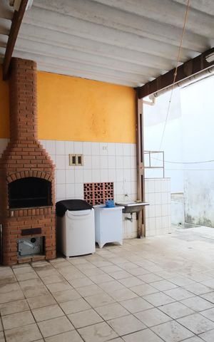 Casa à venda com 240m², 5 quartos e 2 vagasEspaço Gourmet