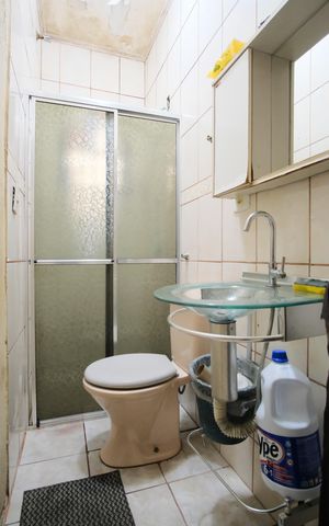 Casa à venda com 240m², 5 quartos e 2 vagasBanheiro da Edícula