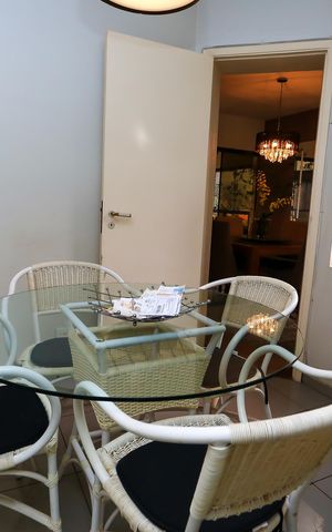 Apartamento à venda com 180m², 3 quartos e 2 vagas Apartamento à venda com 180m², 3 quartos e 2 vagasCopa