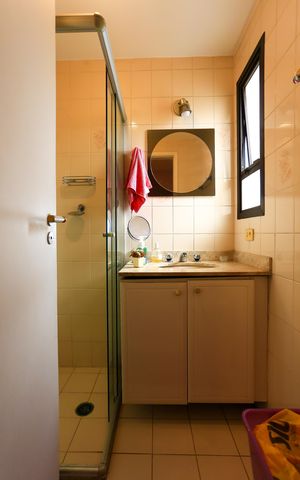 Apartamento à venda com 180m², 3 quartos e 2 vagas Apartamento à venda com 180m², 3 quartos e 2 vagasBanheiro da Suíte 1