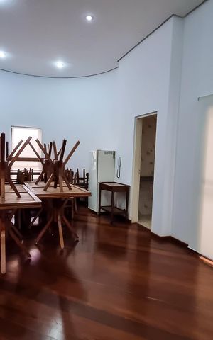 Apartamento à venda com 180m², 3 quartos e 2 vagas Apartamento à venda com 180m², 3 quartos e 2 vagasÁrea comum - Salão de festas