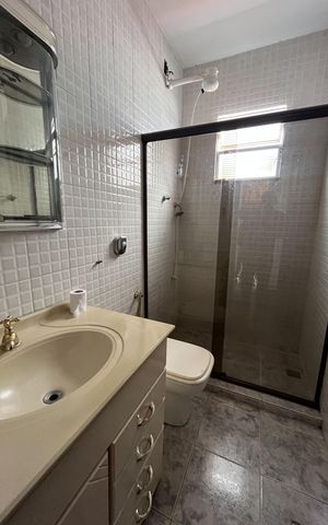 Apartamento à venda com 80m², 2 quartos e sem vagaBanheiro
