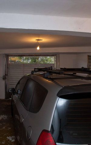 Casa à venda com 205m², 6 quartos e 2 vagasGaragem