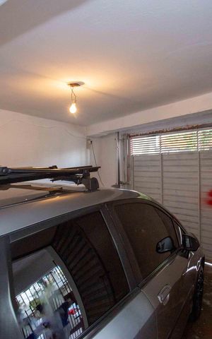Casa à venda com 205m², 6 quartos e 2 vagasGaragem