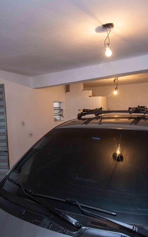 Casa à venda com 205m², 6 quartos e 2 vagasGaragem