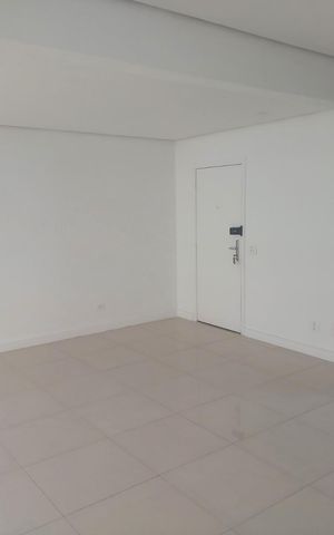 Apartamento à venda com 100m², 2 quartos e 1 vaga Apartamento à venda com 100m², 2 quartos e 1 vagaSala