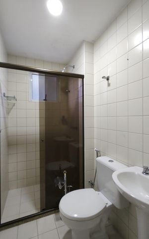 Casa de condomínio à venda com 103m², 3 quartos e 3 vagasBanheiro da Suíte 1