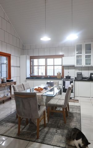 Casa à venda com 172m², 4 quartos e 4 vagasCozinha