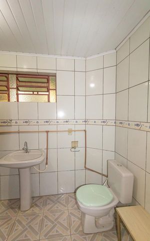 Casa à venda com 102m², 5 quartos e 1 vaga Casa à venda com 102m², 5 quartos e 1 vagaBanheiro 1