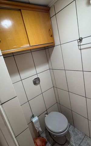 Apartamento à venda com 98m², 2 quartos e sem vaga Apartamento à venda com 98m², 2 quartos e sem vagaBanheiro de Serviço