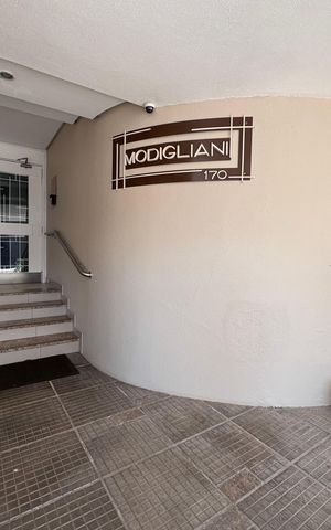 Apartamento à venda com 98m², 2 quartos e sem vaga Apartamento à venda com 98m², 2 quartos e sem vagaHall de Entrada