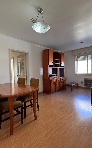 Apartamento à venda com 98m², 2 quartos e sem vaga Apartamento à venda com 98m², 2 quartos e sem vagaSala