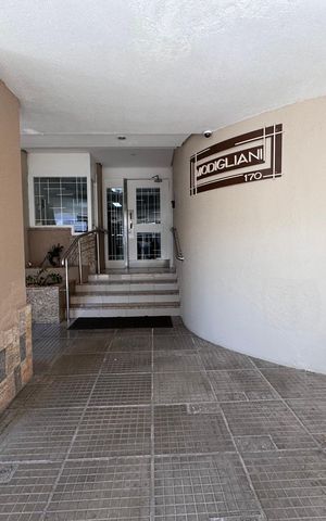 Apartamento à venda com 98m², 2 quartos e sem vaga Apartamento à venda com 98m², 2 quartos e sem vagaHall de Entrada