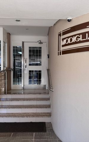 Apartamento à venda com 98m², 2 quartos e sem vaga Apartamento à venda com 98m², 2 quartos e sem vagaHall de Entrada