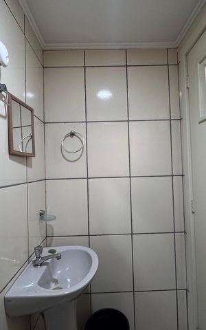 Apartamento à venda com 98m², 2 quartos e sem vaga Apartamento à venda com 98m², 2 quartos e sem vagaBanheiro de Serviço