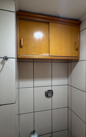 Apartamento à venda com 98m², 2 quartos e sem vaga Apartamento à venda com 98m², 2 quartos e sem vagaBanheiro de Serviço