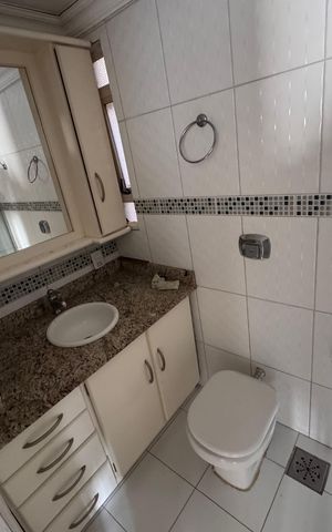 Apartamento à venda com 98m², 2 quartos e sem vaga Apartamento à venda com 98m², 2 quartos e sem vagaBanheiro