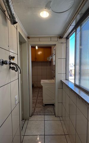 Apartamento à venda com 98m², 2 quartos e sem vaga Apartamento à venda com 98m², 2 quartos e sem vagaCozinha