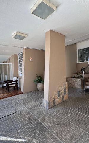 Apartamento à venda com 98m², 2 quartos e sem vaga Apartamento à venda com 98m², 2 quartos e sem vagaHall de Entrada