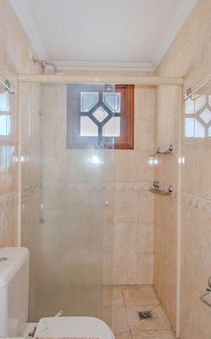 Casa de condomínio à venda com 185m², 2 quartos e 3 vagas Casa de condomínio à venda com 185m², 2 quartos e 3 vagasBanheiro da Suíte 2
