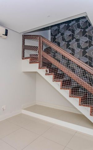 Casa de condomínio à venda com 185m², 2 quartos e 3 vagas Casa de condomínio à venda com 185m², 2 quartos e 3 vagasSala