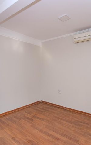 Casa de condomínio à venda com 185m², 2 quartos e 3 vagas Casa de condomínio à venda com 185m², 2 quartos e 3 vagasQuarto