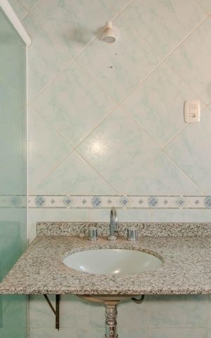 Casa de condomínio à venda com 185m², 2 quartos e 3 vagas Casa de condomínio à venda com 185m², 2 quartos e 3 vagasBanheiro Auxiliar - Sótão