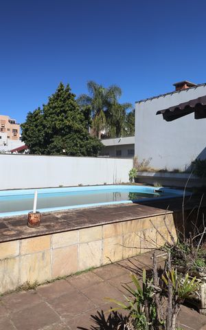 Casa para alugar com 600m², 5 quartos e 2 vagasÁrea comum - Piscina