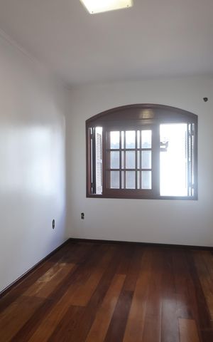 Casa para alugar com 600m², 5 quartos e 2 vagasQuarto 1