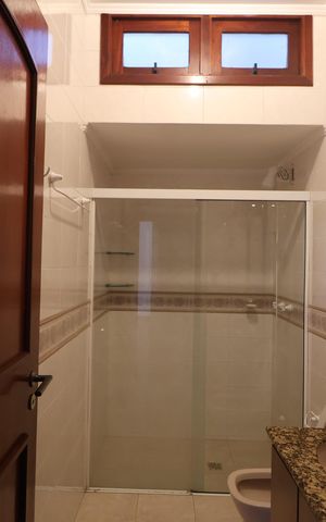 Casa para alugar com 600m², 5 quartos e 2 vagasBanheiro 2