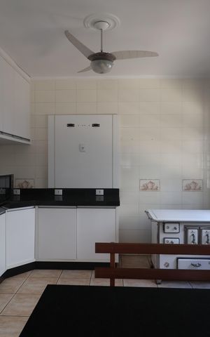 Casa para alugar com 600m², 5 quartos e 2 vagasCozinha