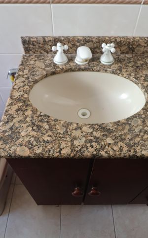Casa para alugar com 600m², 5 quartos e 2 vagasBanheiro 1
