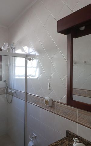 Casa para alugar com 600m², 5 quartos e 2 vagasBanheiro 1